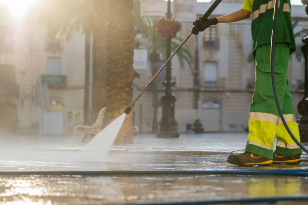 Best Animal Enclosure Cleaning  in Roosevelt Gardens, FL